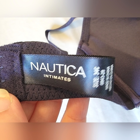 Women's Nautica lightly padded bra, size 34C - Picture 2 of 4